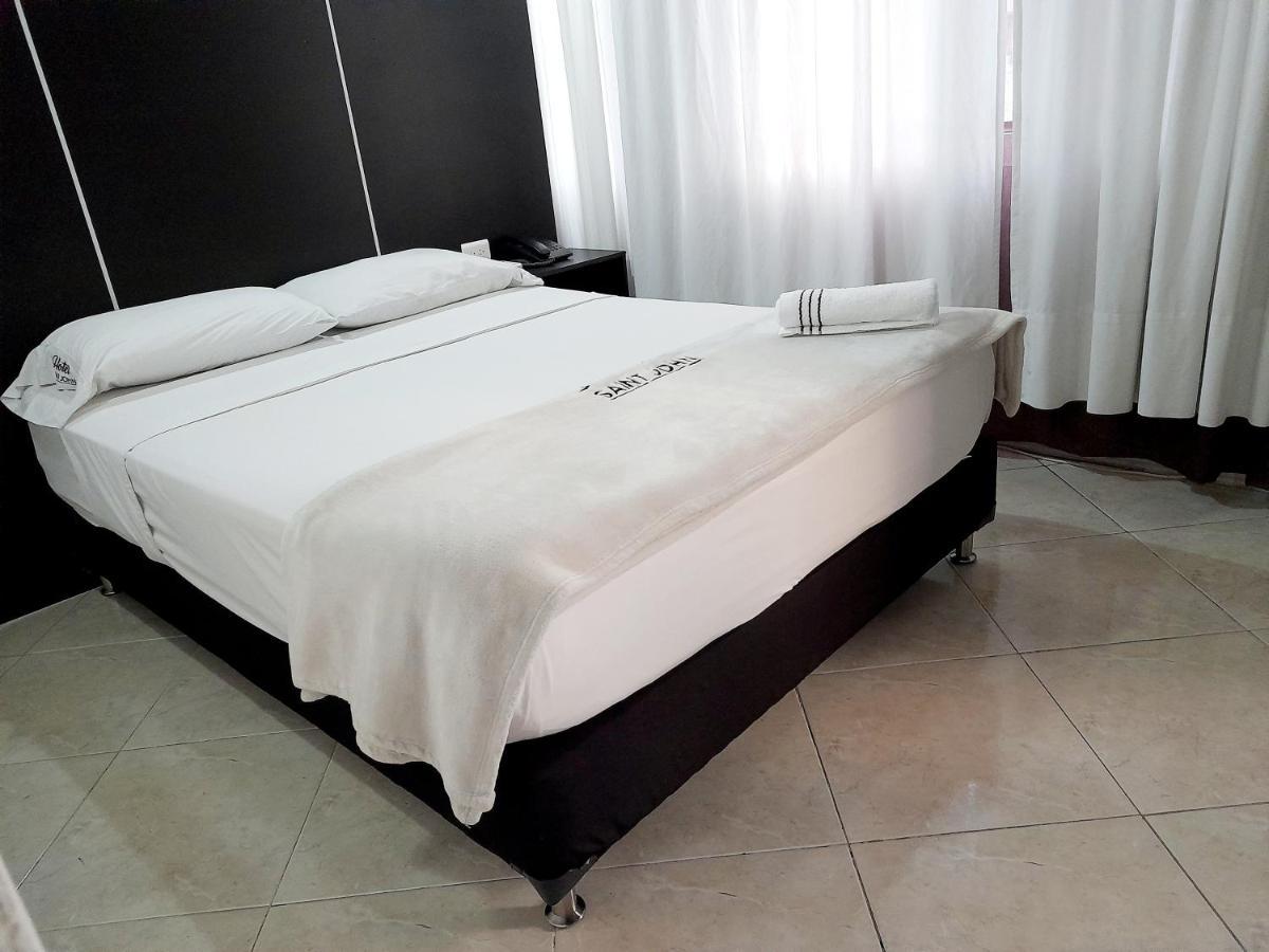 Hotel Saint John Medellín Exteriör bild