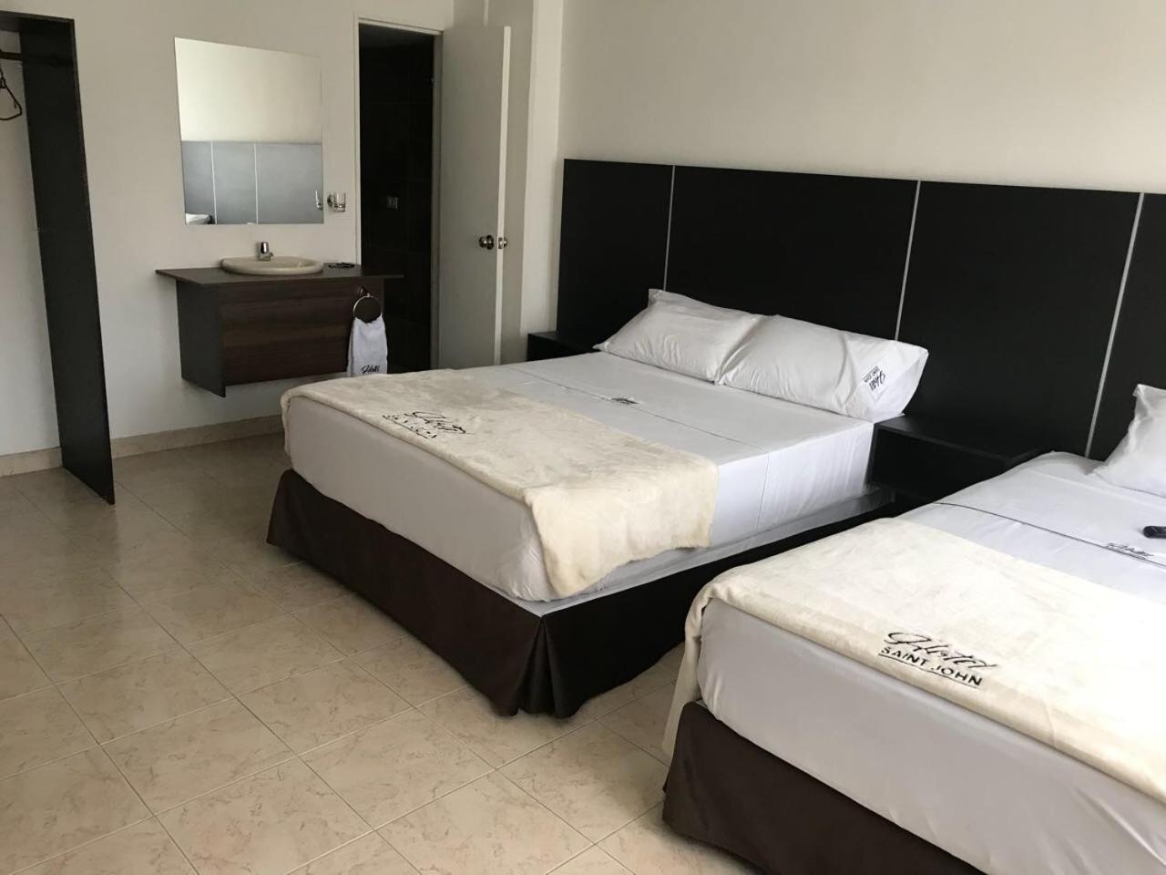 Hotel Saint John Medellín Exteriör bild