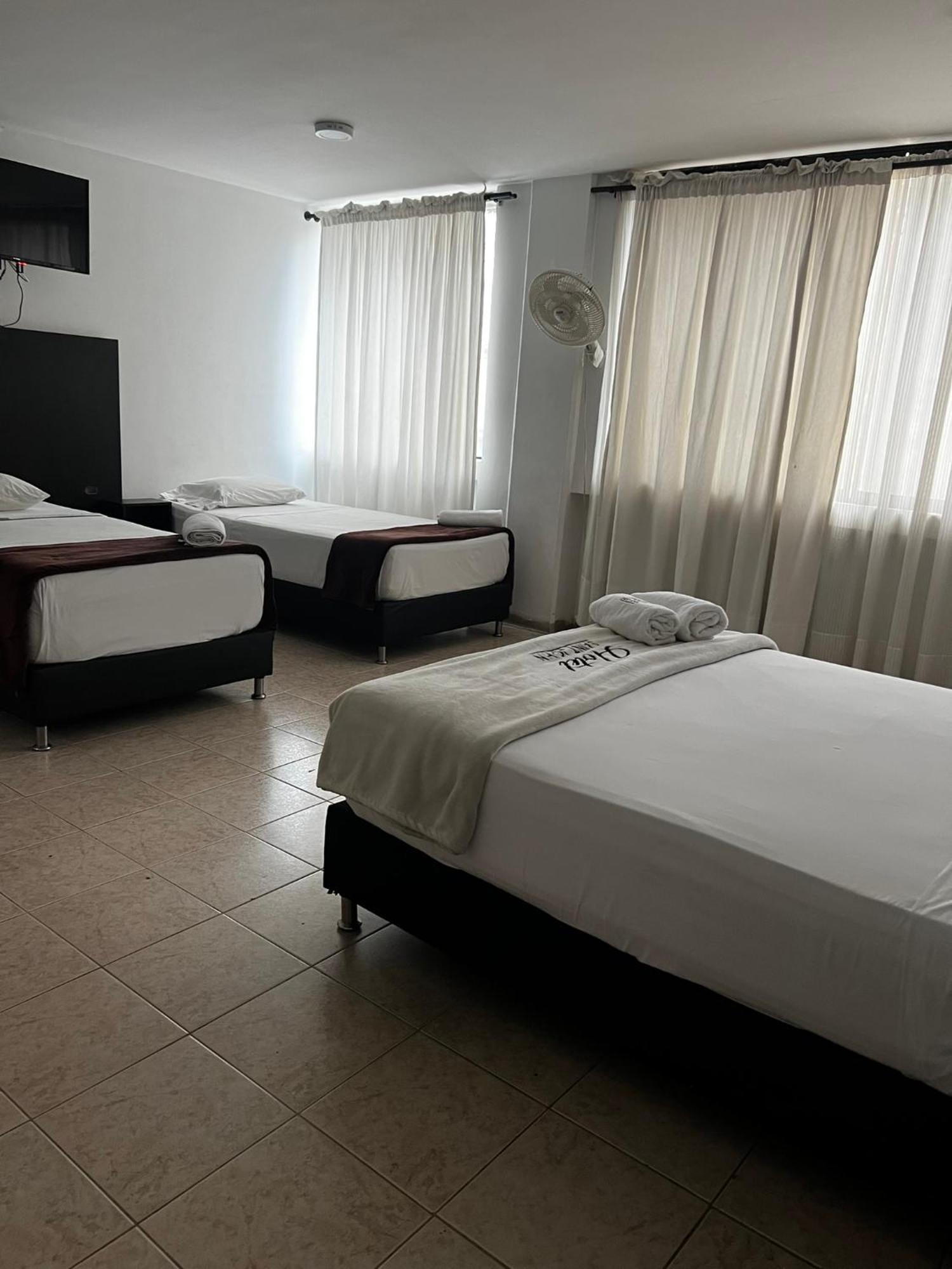 Hotel Saint John Medellín Exteriör bild